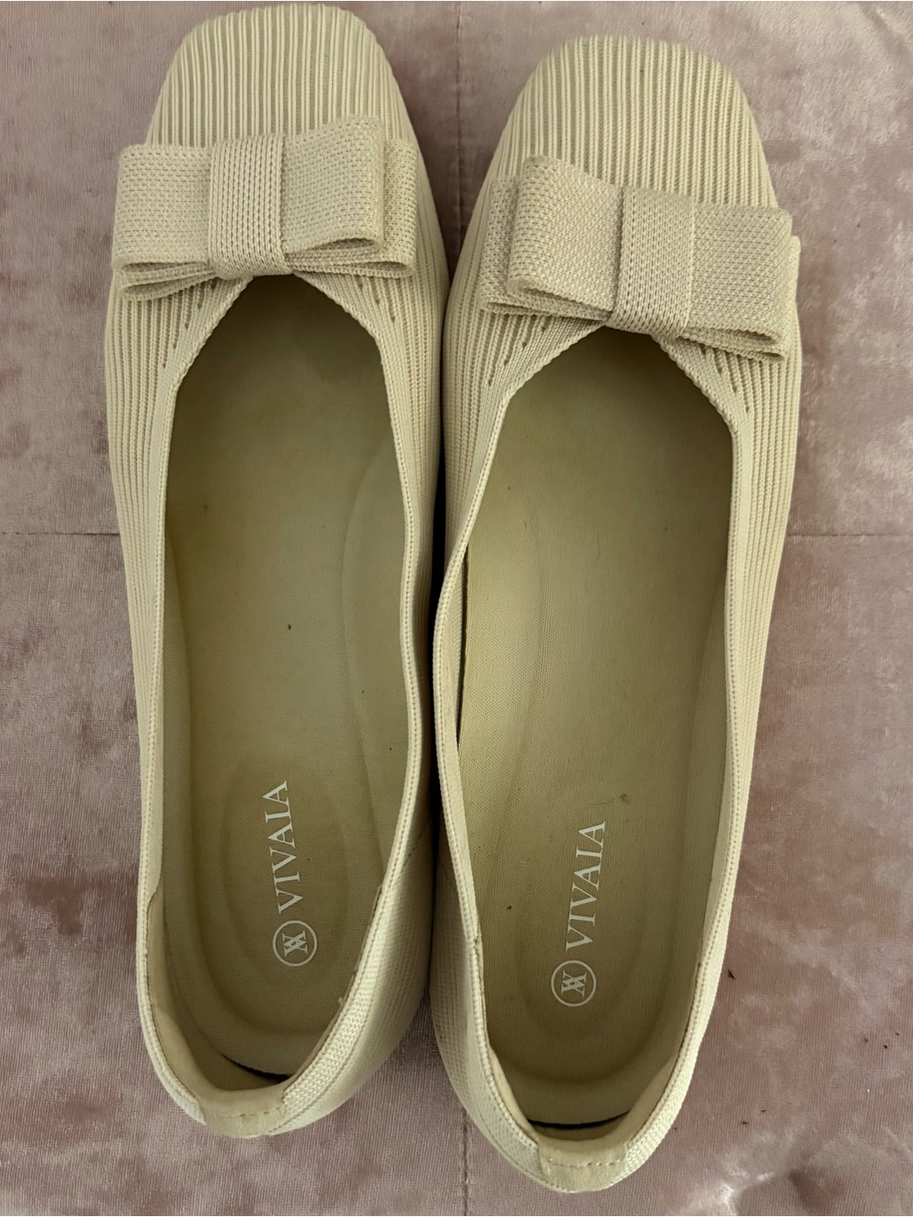 Cream Vivaia Ballet Flats with Bow size 9.5